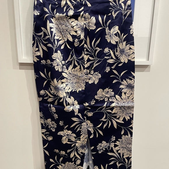 Zara Floral Print Pencil Skirt with Slit - Picture 6 of 6